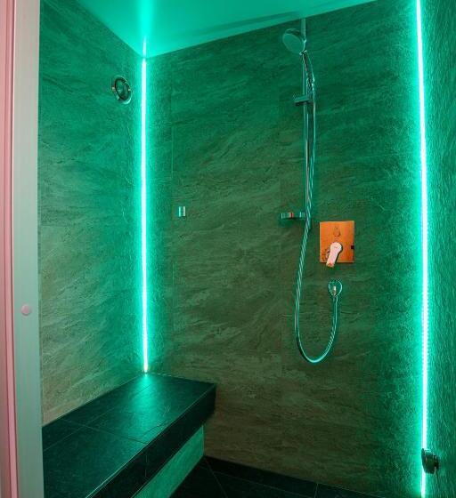 발코니가 있는 4인용 스탠다드 룸, Haus Saskia