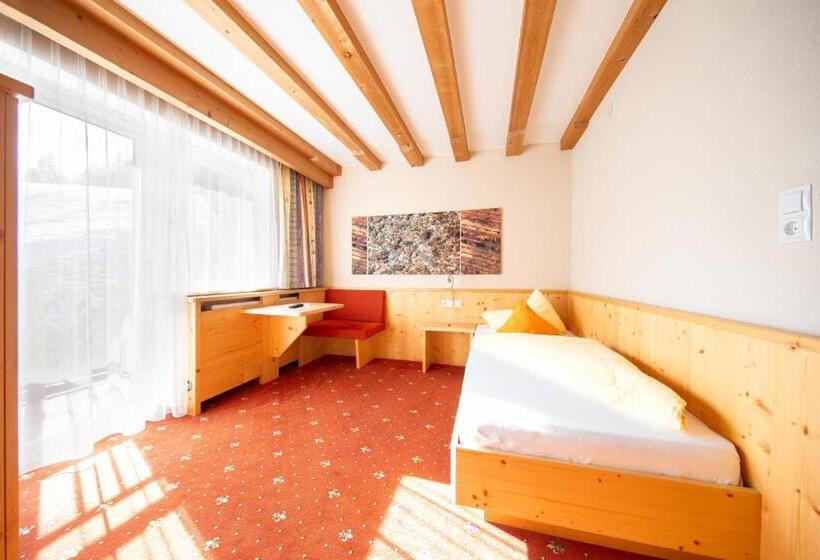 标准单人间, Haus Stefanie