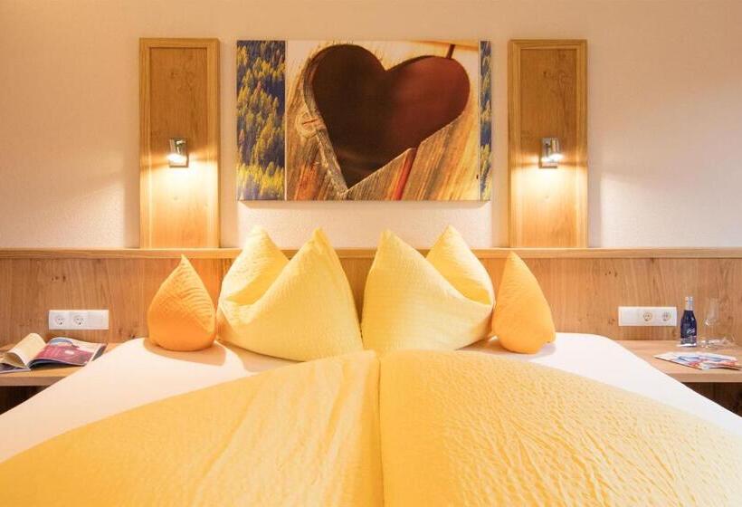 标准三人间, Haus Stefanie