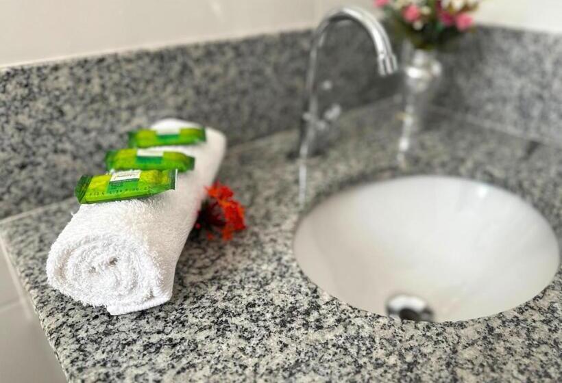 Quarto Familiar, Shalom Pousada Capitolio