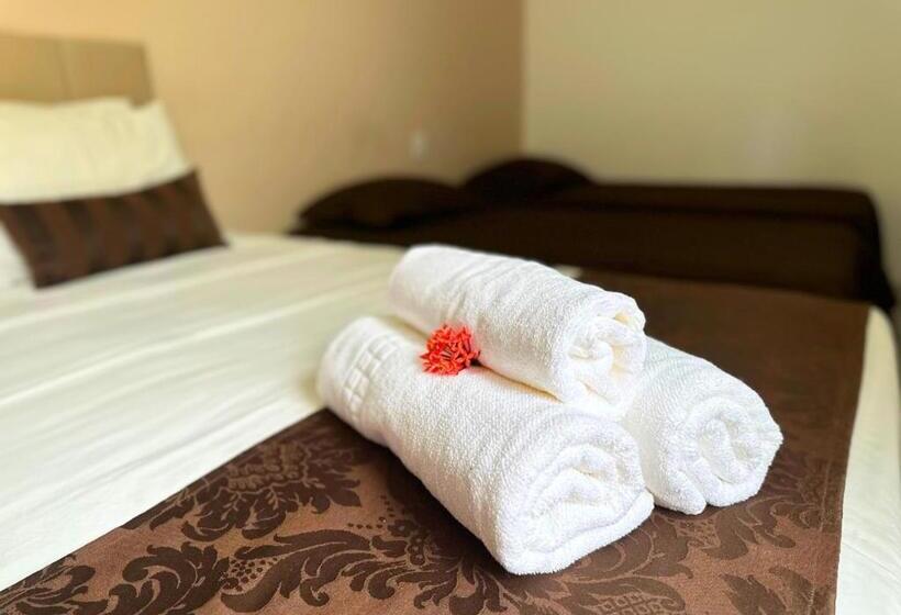 Quarto Familiar, Shalom Pousada Capitolio