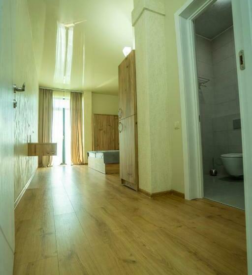 اتاق لوکس, Twins