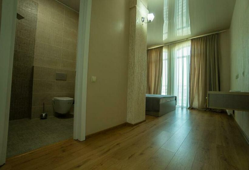 اتاق لوکس, Twins