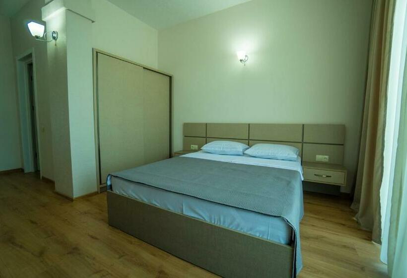 اتاق لوکس, Twins