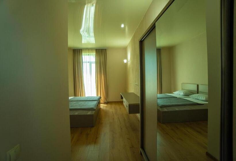 اتاق لوکس, Twins