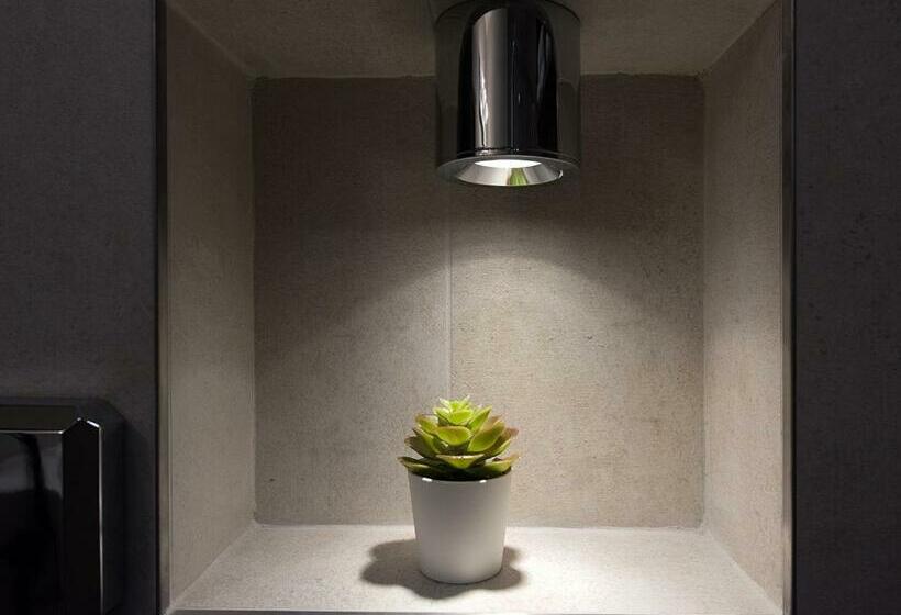 جناح, Residence Hluboká