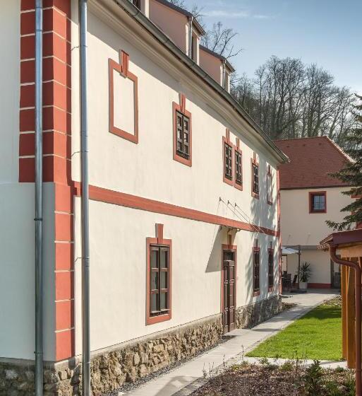 إستوديو قياسى, Residence Hluboká