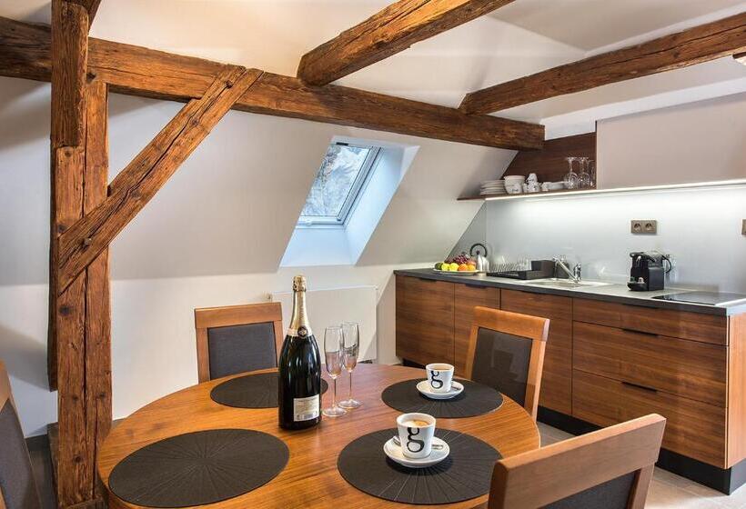 Люкс Повышенной Комфортности, Residence Hluboká