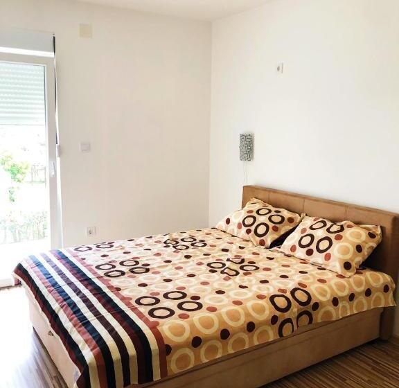 سوئیت 2 خوابه, Vila Jovana