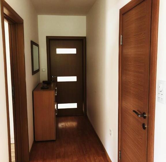 سوئیت 2 خوابه, Vila Jovana