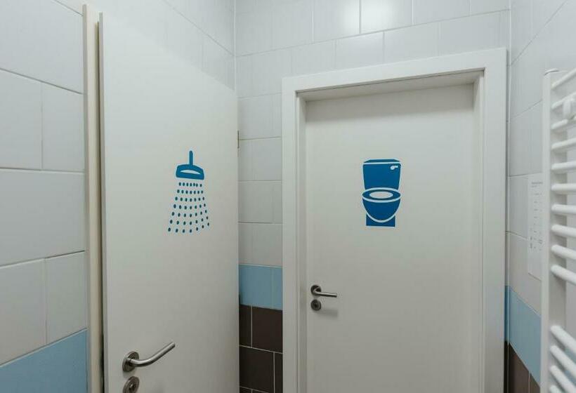 تختخواب در اتاق مشترک, Prague Dream Hostel