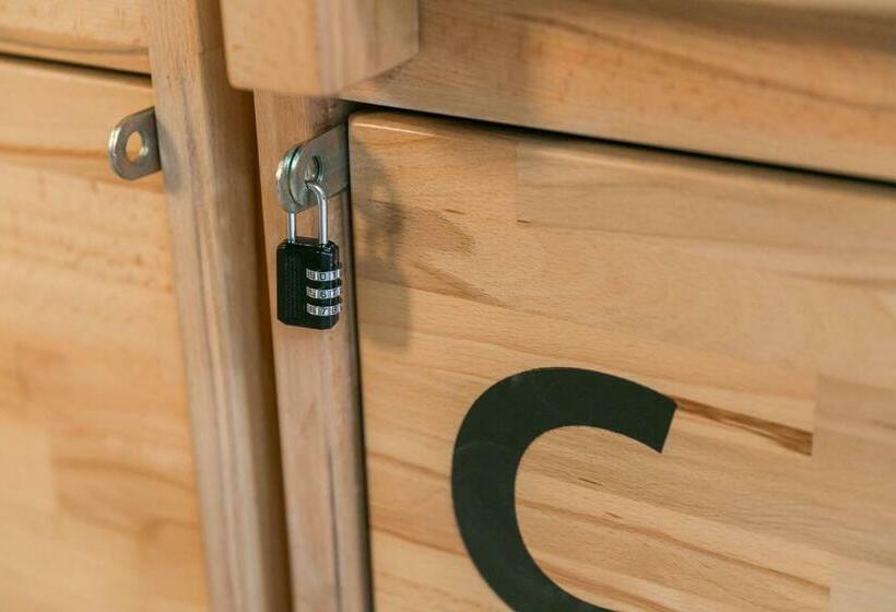 تختخواب در اتاق مشترک, Prague Dream Hostel