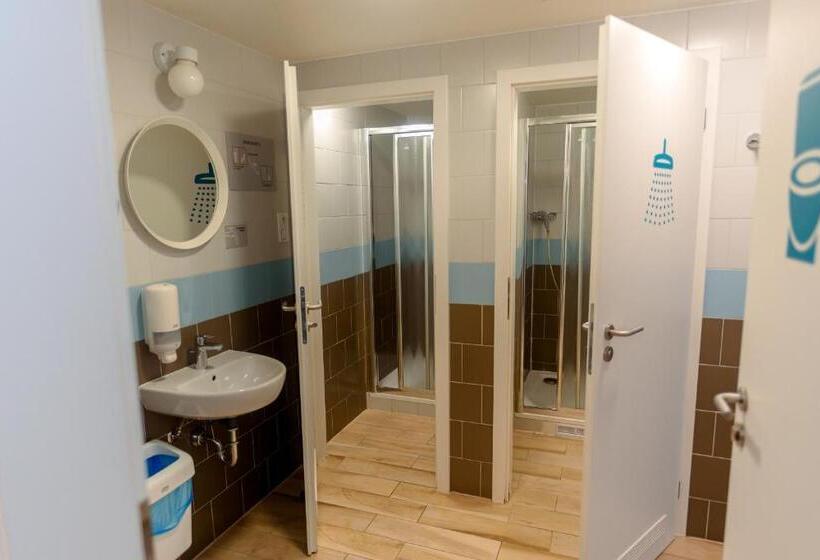 تختخواب در اتاق مشترک, Prague Dream Hostel