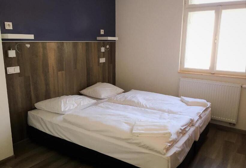 اتاق استاندارد, Prague Dream Hostel
