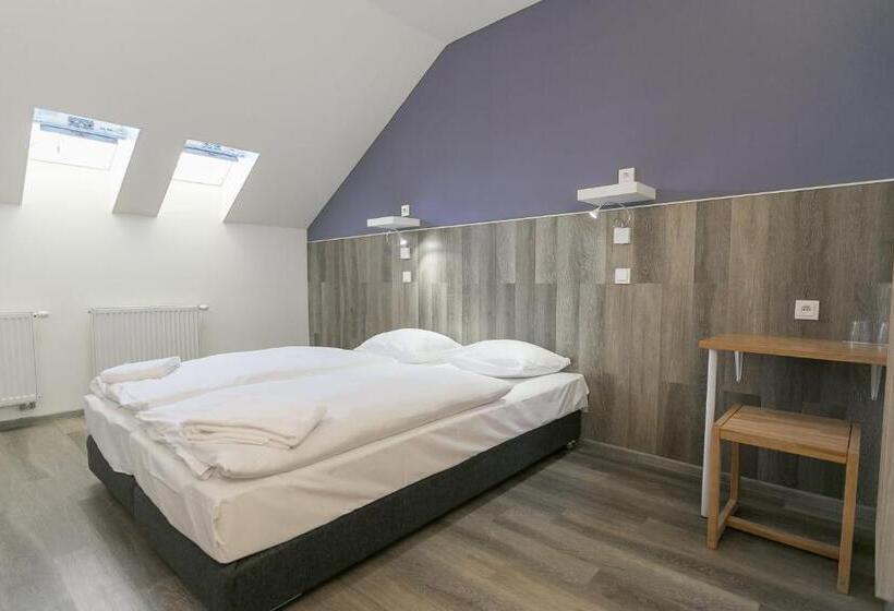 اتاق استاندارد, Prague Dream Hostel