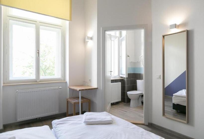 اتاق استاندارد, Prague Dream Hostel