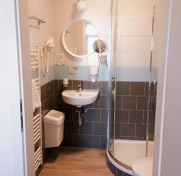 اتاق استاندارد چهار تخته, Prague Dream Hostel