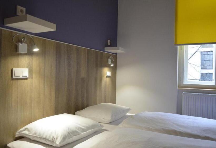 اتاق استاندارد چهار تخته, Prague Dream Hostel