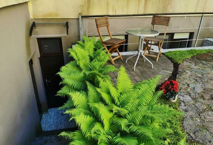 استودیوی استاندارد, Pušynas Apartments