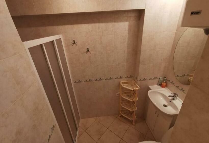 استودیوی استاندارد, Pušynas Apartments