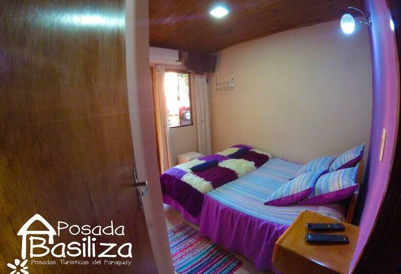 اتاق خانوادگی, Posada Basiliza, Encarnación Py