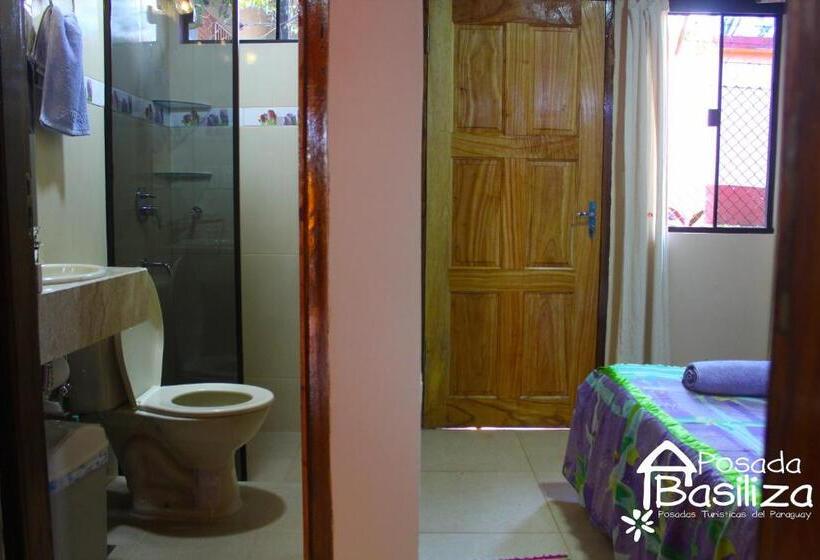 اتاق خانوادگی, Posada Basiliza, Encarnación Py