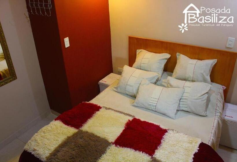 اتاق خانوادگی, Posada Basiliza, Encarnación Py