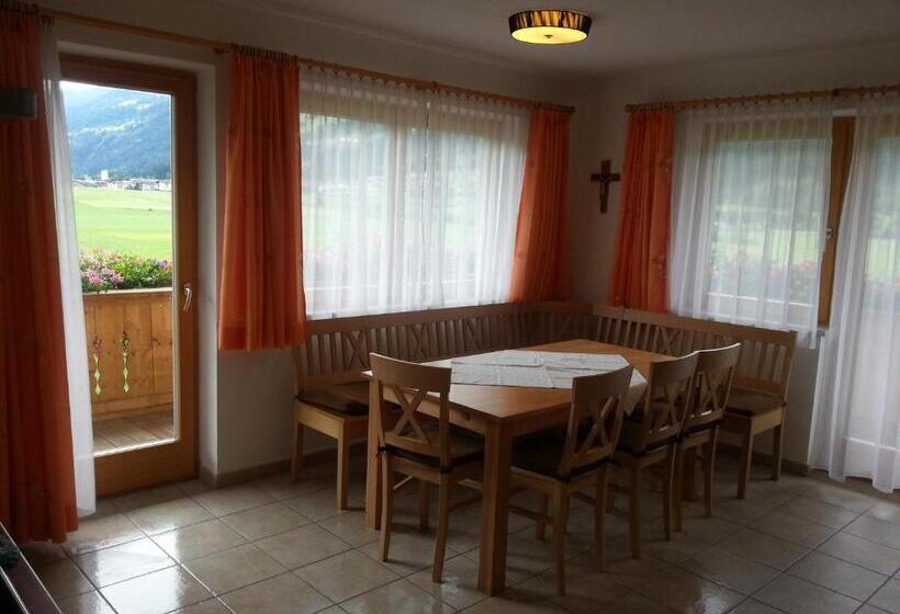 דירת שני חדרים עם מרפת, Apparthotel Stoanerhof