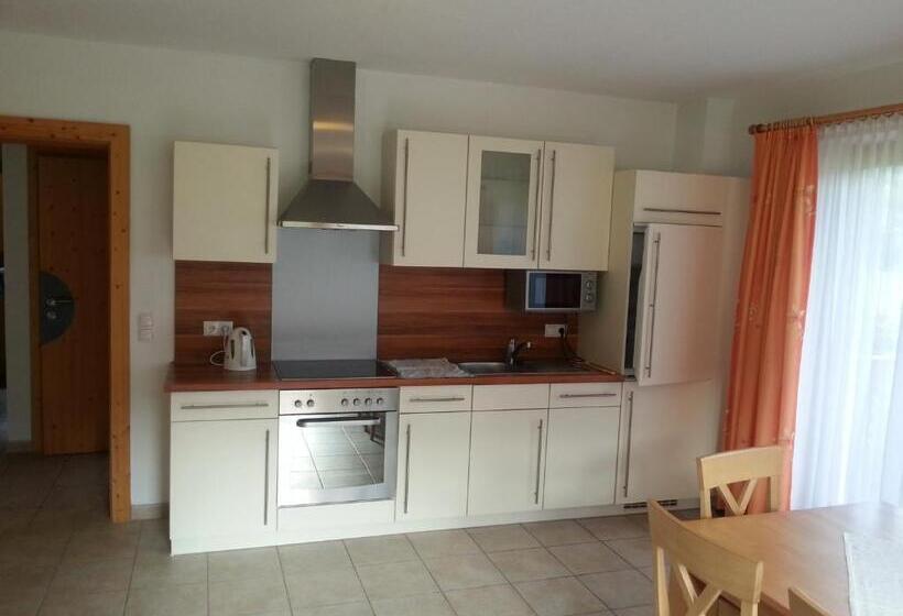 דירת שני חדרים עם מרפת, Apparthotel Stoanerhof