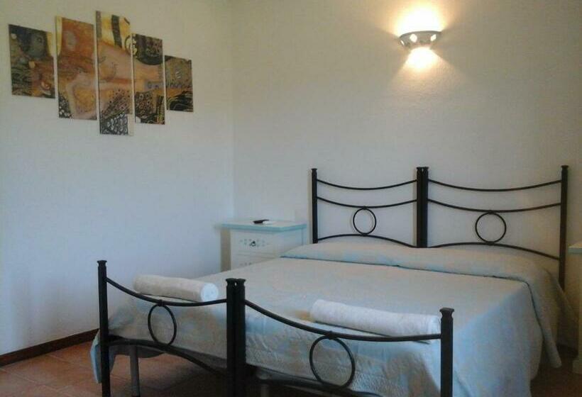 חדר סטנדרט נוף לגינה, Santu Paulu Country House