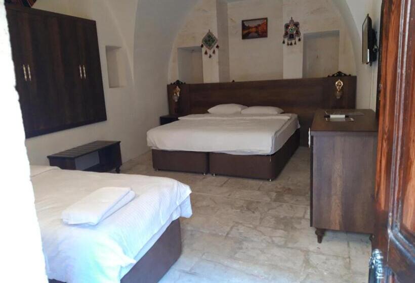 Economy Triple Room, La Riva Konakları