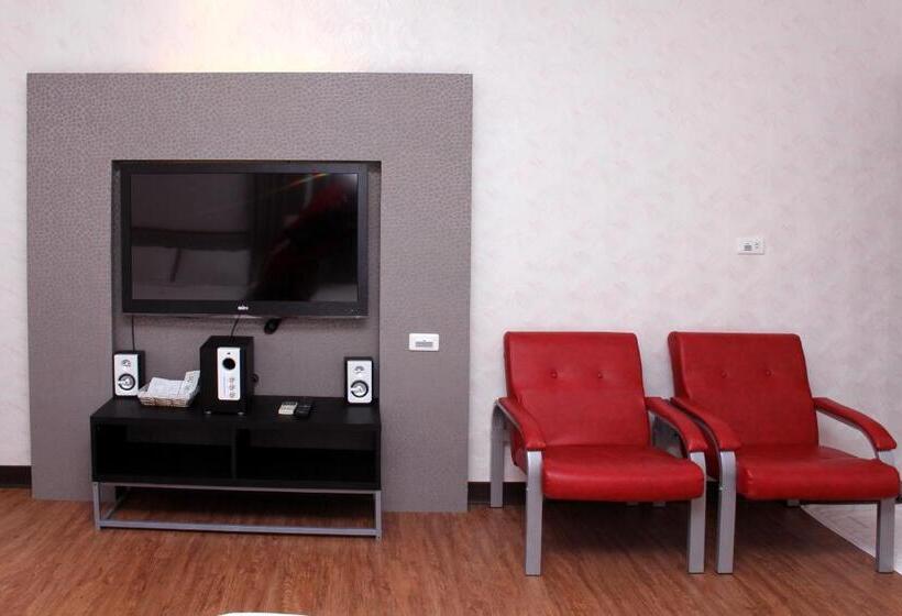 اتاق استاندارد چهار تخته, Lazy House