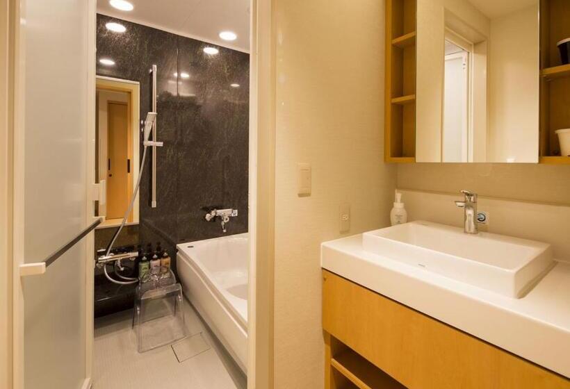 家庭间, Monterey Fukuoka