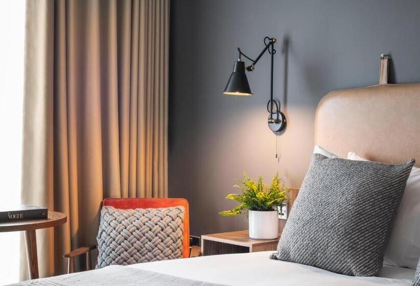 Standard Studio, The Gate London City