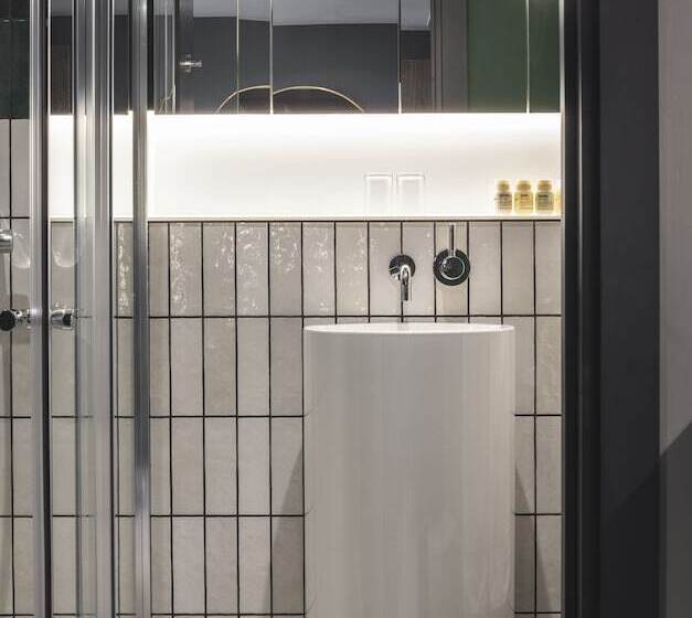 Standard Room, The Gate London City