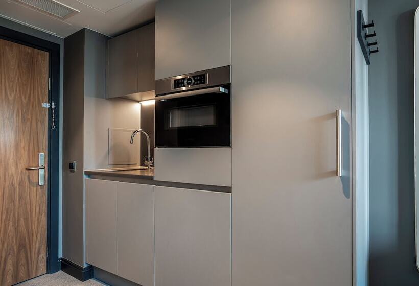 Standard Studio, The Gate London City