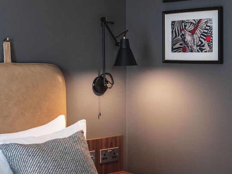 Standard Studio, The Gate London City