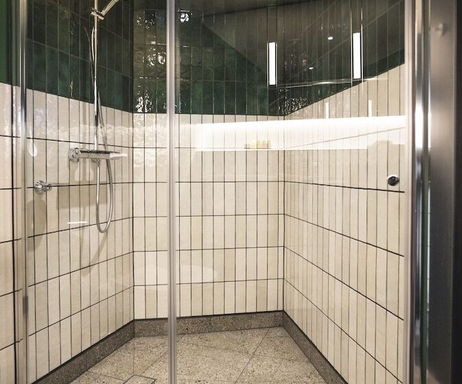 Standard Room, The Gate London City