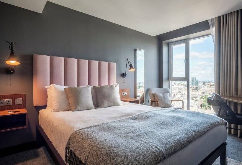 Superior Studio, The Gate London City