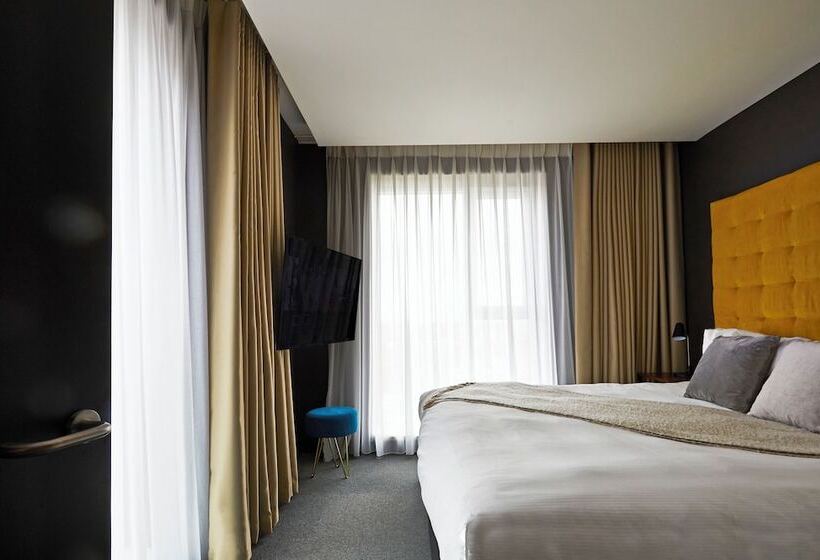 1 Bedroom Superior Apartment, The Gate London City