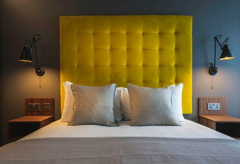 Superior Studio, The Gate London City