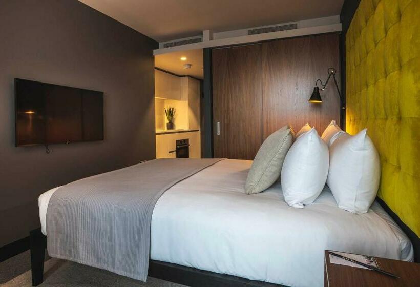 Superior Studio, The Gate London City