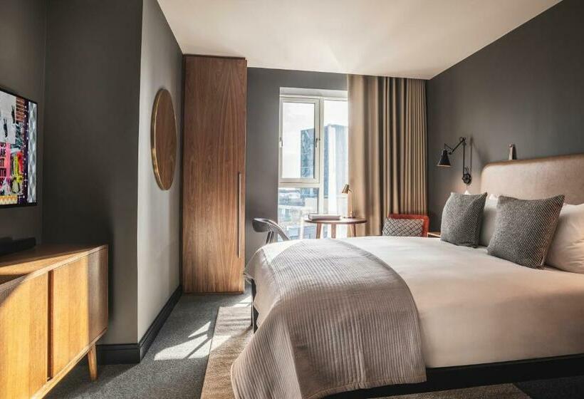 Standard Studio, The Gate London City