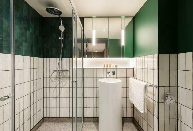 1 Bedroom Apartment, The Gate London City