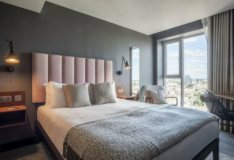 Superior Studio, The Gate London City