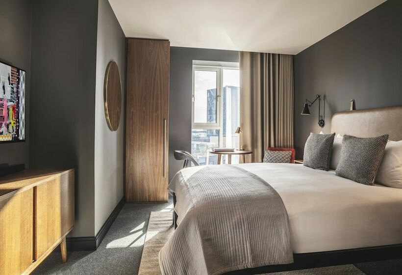 Standard Studio, The Gate London City