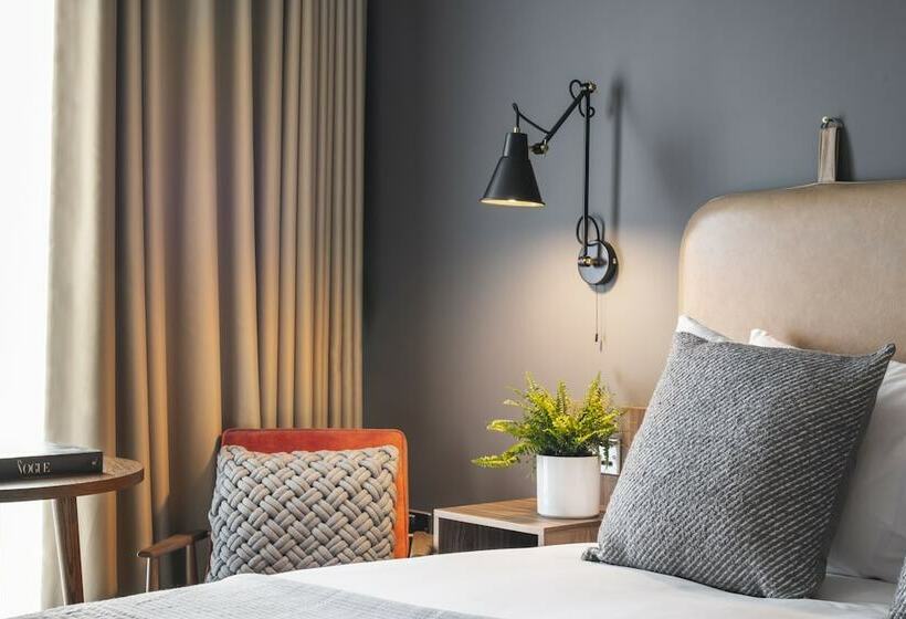 Standard Studio, The Gate London City