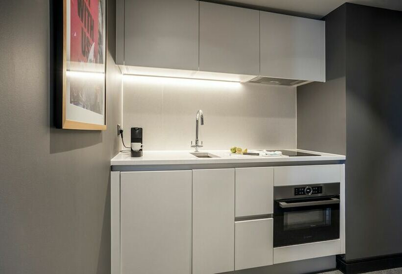 Superior Studio, The Gate London City