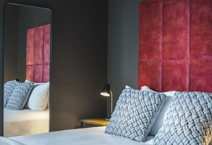 1 Bedroom Apartment, The Gate London City