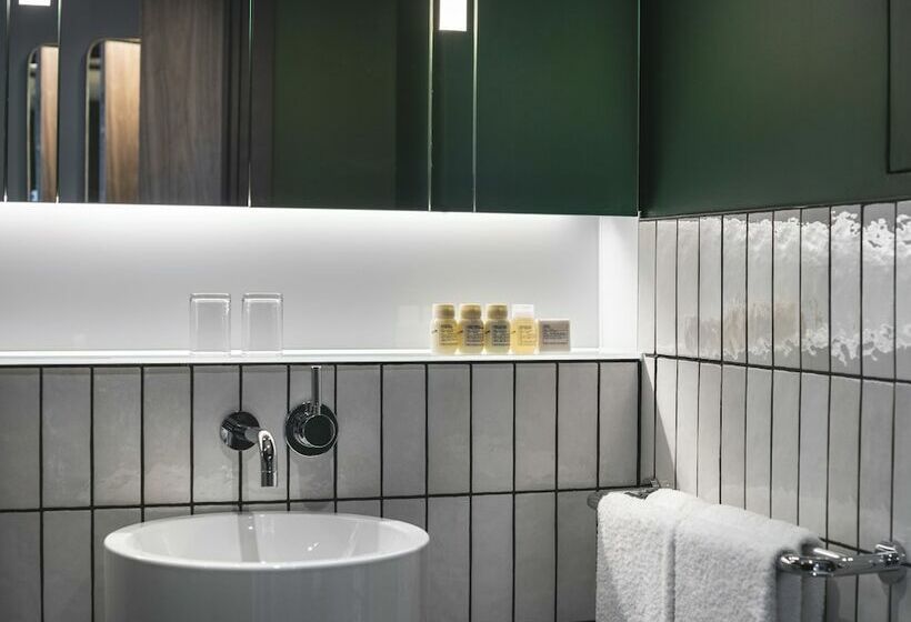 Standard Studio, The Gate London City